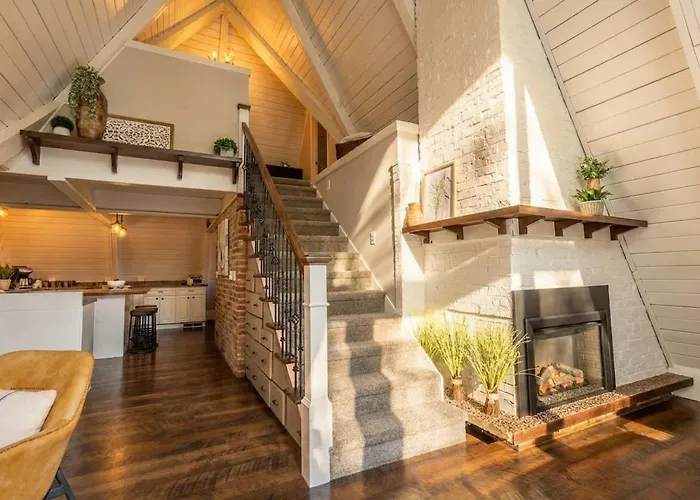 Casa de férias 2 Acre Private Retreat With Sauna, Hot Tub, Large Fire-pit And Outdoor Games *