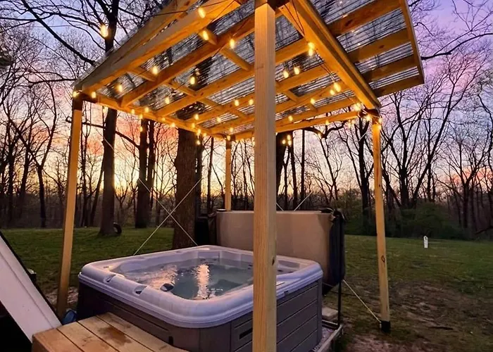 Casa de férias 2 Acre Private Retreat With Sauna, Hot Tub, Large Fire-pit And Outdoor Games