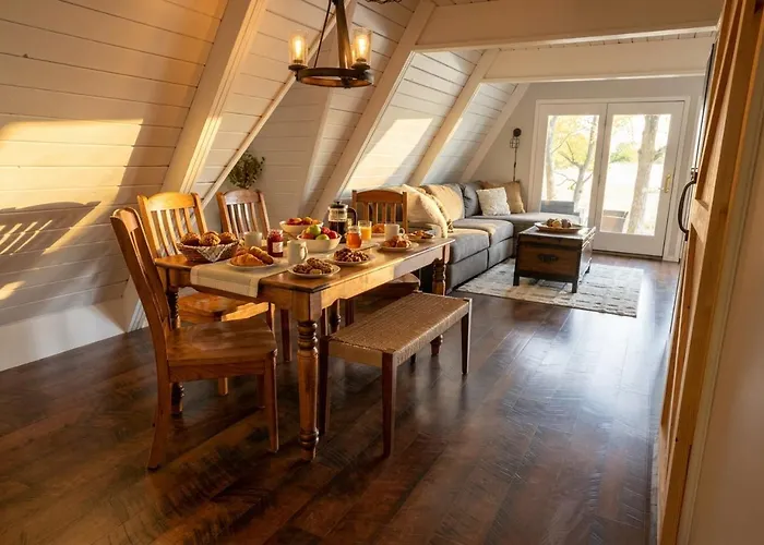 Casa de férias 2 Acre Private Retreat With Sauna, Hot Tub, Large Fire-pit And Outdoor Games