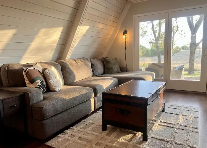 2 Acre Private Retreat With Sauna, Hot Tub, Large Fire-pit And Outdoor Games Heyworth